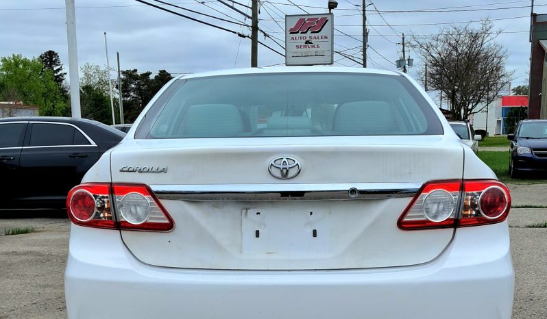 2013 Toyota Corolla full