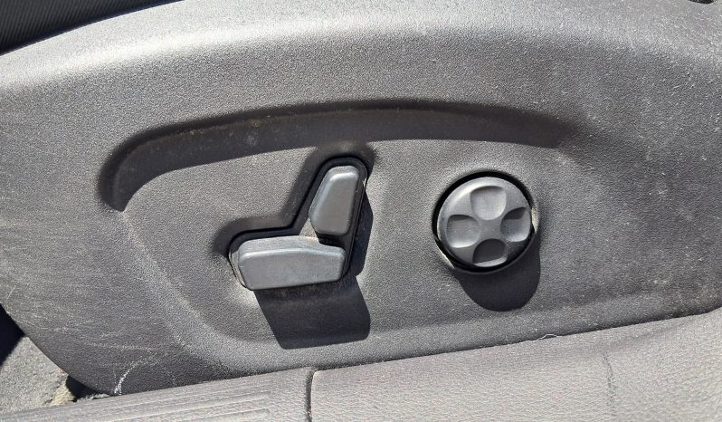 2015 Chrysler 200 Limited full