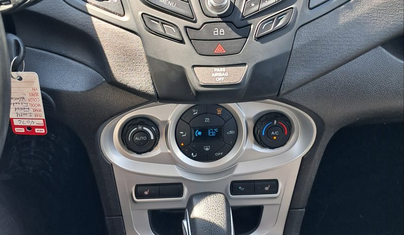 2014 Ford Fiesta SE full