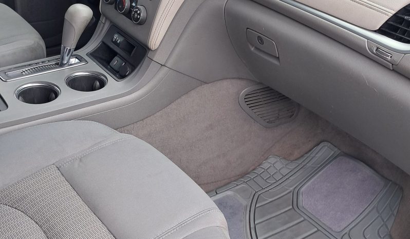 2015 Chevrolet Traverse LS 8 Passengers full