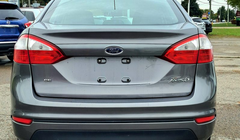 2013 Ford Fiesta SE full